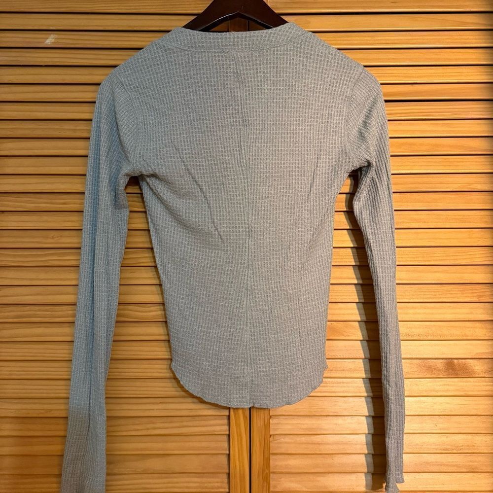 Free people  Light Gray Long Sleeve Top XS - Picture 5 of 5